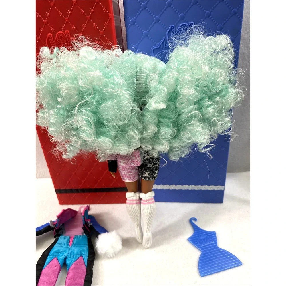 LOL OMG Surprise Winter Chill Icy Gurl Doll 2019 MGA 2 Travel Closets‎ Clothes